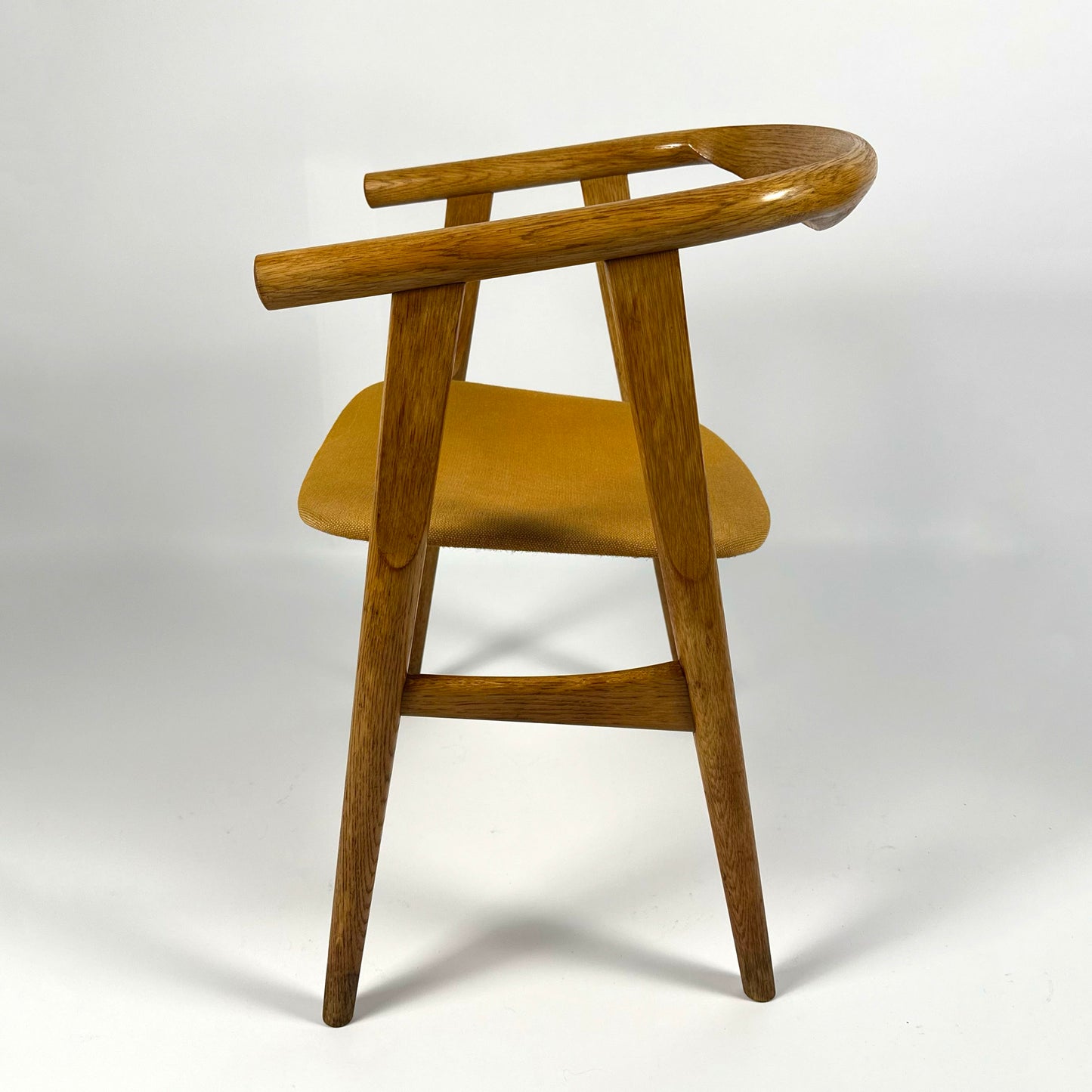 Vintage GE525 chair by Hans Wegner for Getama