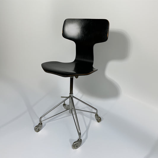 Vintage Model 3113 Swivel Office Chair from 1969 by Arne Jacobsen for Fritz Hansen