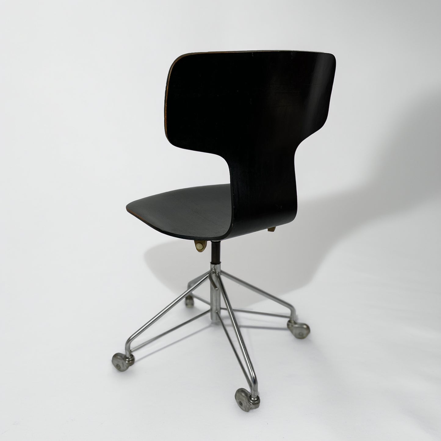 Vintage Model 3113 Swivel Office Chair from 1969 by Arne Jacobsen for Fritz Hansen