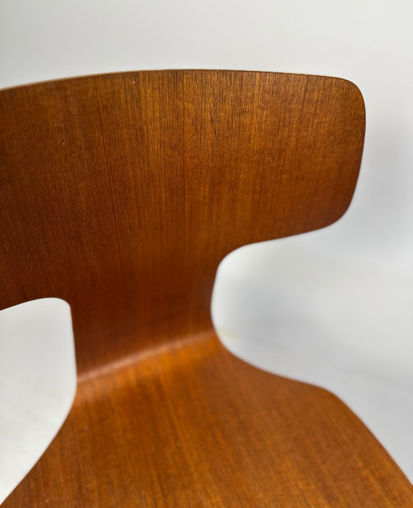 Vintage 3113 swivel chair by Arne Jacobsen (1971)