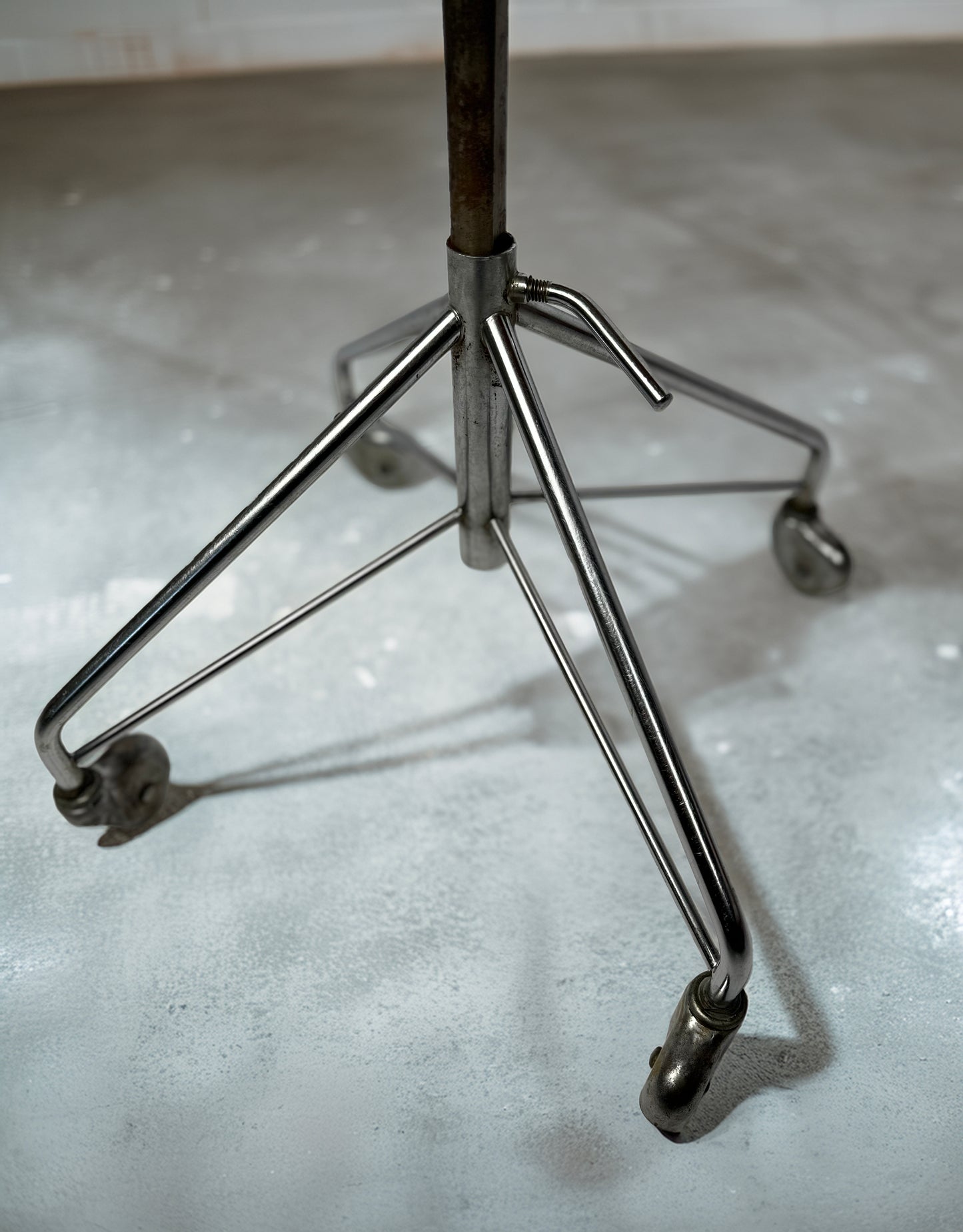 Vintage 3113 swivel chair by Arne Jacobsen (1971)