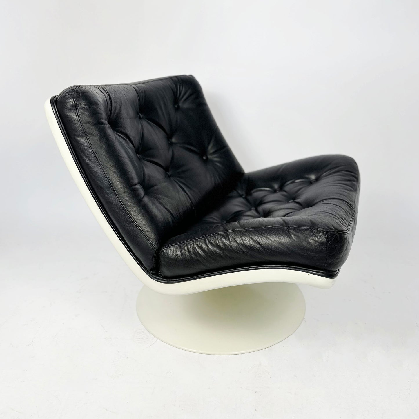 Artifort F976 Swivel Lounge Chair by Geoffrey Harcourt - Late 1960s - 1970s