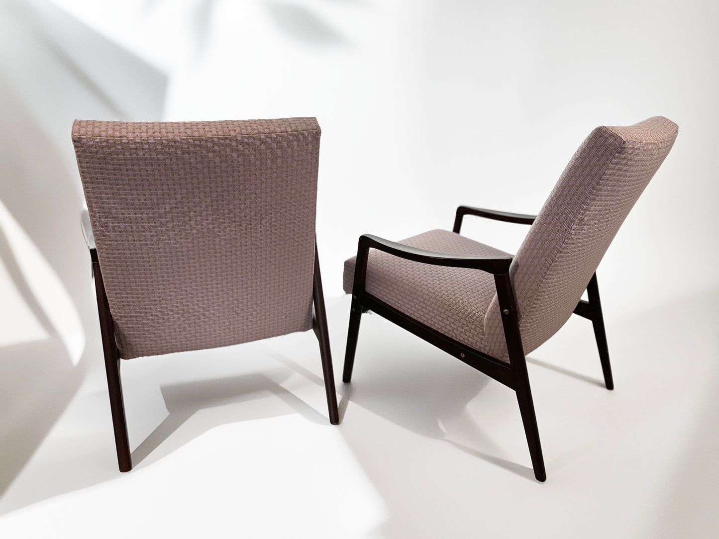 Set of 2 mid-century lounge chairs