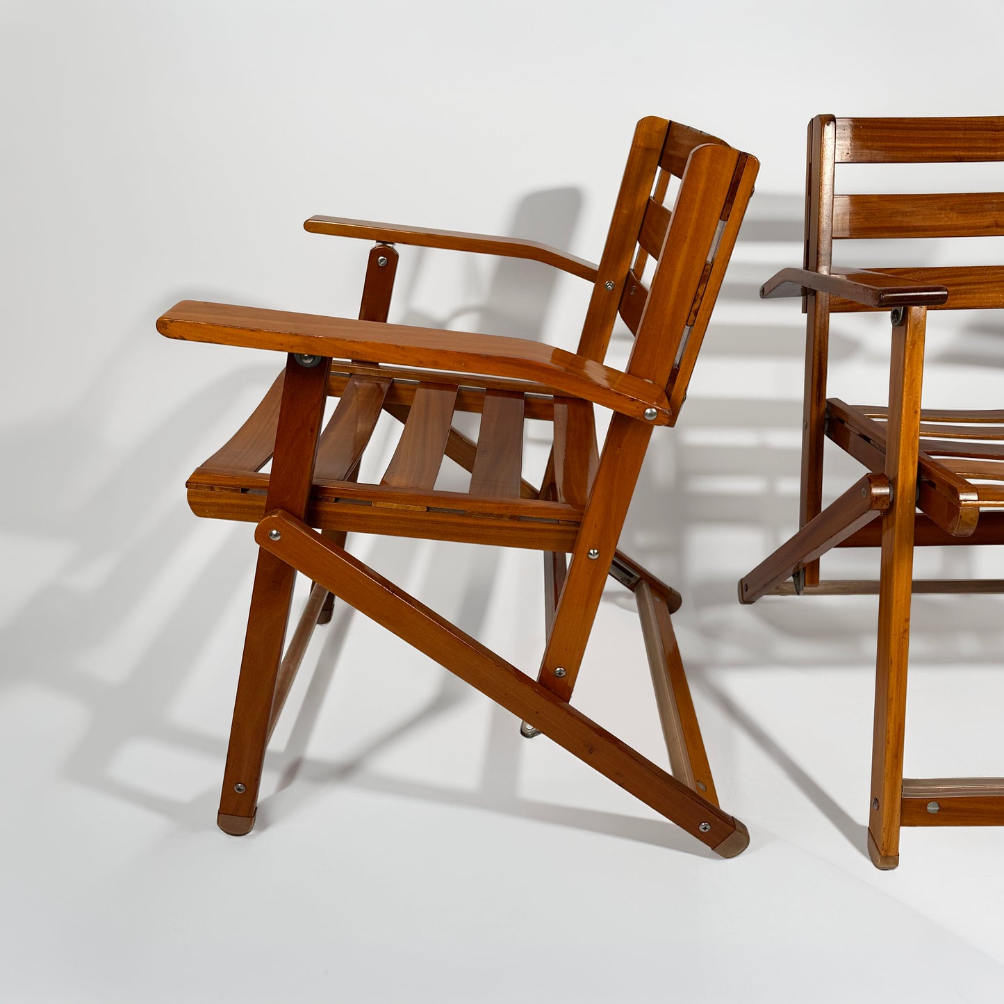Pair of vintage 1970s deck chairs by Reguitti