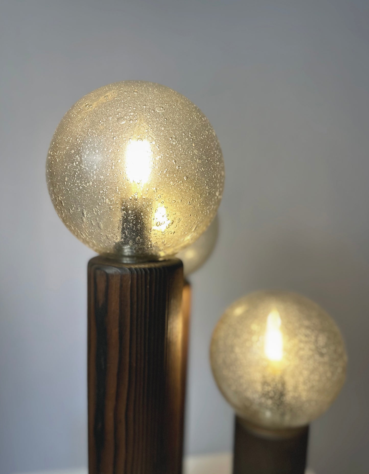 Vintage 'Model 19' Temde Leuchten table lamp in wood and hand blown glass